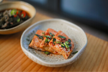 Braised tofu is a dish that Koreans eat. Braised tofu is based on soy sauce and red pepper powder sauce.