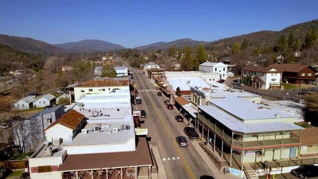 Mariposa, California low aerial over town