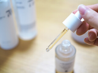スポイト式の美容液