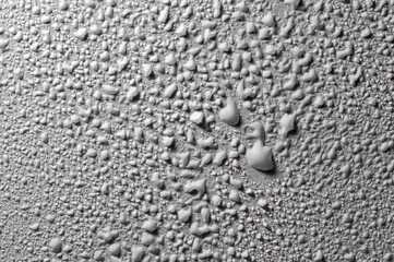 Goccioline di pioggia su fondo bianco, sfondo, texture
