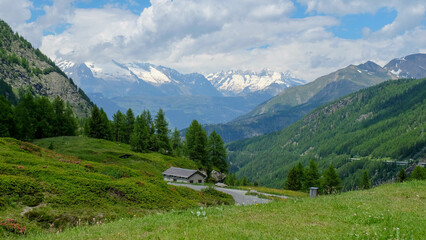 Fototapeta na wymiar Schöne Berglandschaft in den Schweizer Alpen