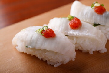 ヒラメのえんがわ寿司