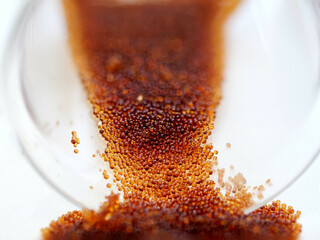 Microbeads of ion-exchange resin - polymer