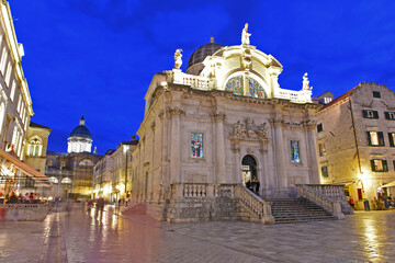 Fototapeta na wymiar night view to the Saint Blaise Church in Dubrovnik, Croatia 