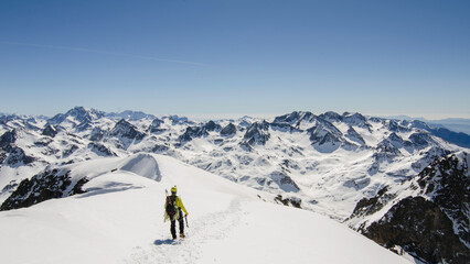 Fototapeta na wymiar Mountain Pyrenees Alpinism