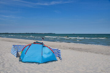 Sandstrand mit Strandmuschel auf der Insel Rügen / Ostsee