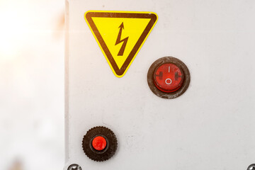 Electric switch, high voltage, junction box with switch