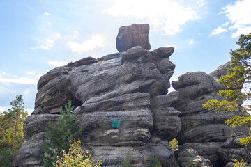 Large hanging stone rocks in the tourist place Szczeliniec wielki, Poland - obrazy, fototapety, plakaty