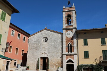 Fototapeta na wymiar Chiesa della Madonna di Vitaleta in San Quirico d'Orcia, Tuscany Italy