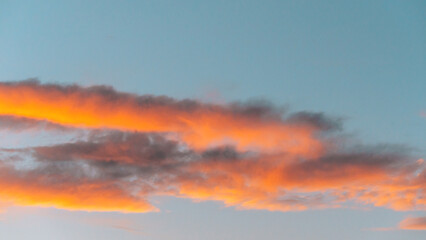 Obraz premium Sunset in the field, sunset over the field