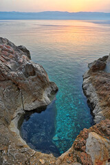 Sonnenaufgang in kroatischer Bucht 