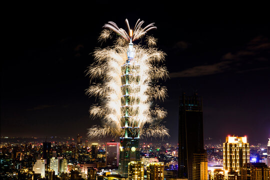 Taipei, Taiwan- January 1, 2017: Fireworks ring in the New Year at the Taipei 101 building in Taiwan.
Fireworks ring on New Year's Eve at the Taipei 101 building in Taiwan.