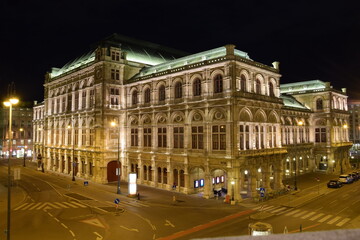 Obraz na płótnie Canvas Wiener Staatsoper bei Nacht
