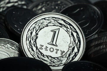 Background: Polish zloty (PLN) coins - ZŁOTÓWKA, PIENIĄDZE, GOTÓWKA, ZŁOTY, MONETY.