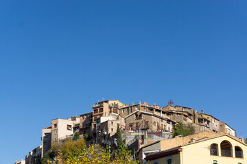 View of the houses at the top of the town of Suria