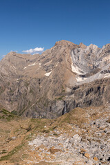 Fototapeta na wymiar high mountain in the pyrenees in gavarnie, in the south of france in summer