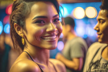 Obraz premium a beautiful young woman at the evening at a night market or in a club or bar or similar, smiling happy girl flirting, fictional person or place such as Thailand or Bali. Generative AI