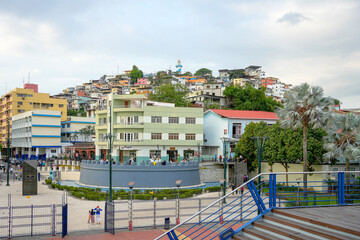 Malec&oacute;n 2000, las Pe&ntilde;as y el Faro
