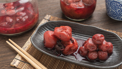 日本の小さい梅干しと大きい梅干し｜Salted plums・Pickled plums