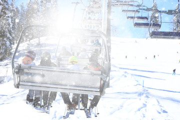 Obraz na płótnie Canvas ski lift downhill skiing winter