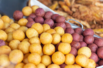 Naklejka na ściany i meble Thai snack: Fried Mung Bean Stuffed Balls (Khanom Khai Hong) focus
