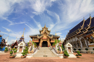 Fototapeta premium wat banden maetaeng temple ,pink and green serpent statue,white lion statue,pink and blue peacock statue