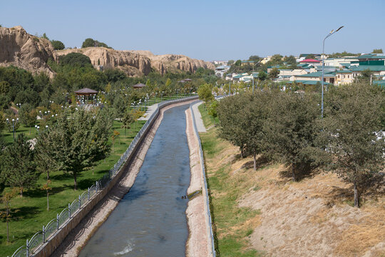 Top view of the Sieb River (Sieb Aryk) on a sunny September day. Samarkand, Uzbekistan