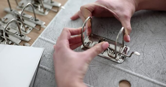 Assemble A4 folder on rings with your own hands