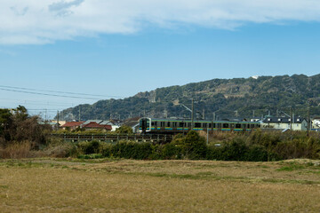 電車が走る風景【E131系・JR東日本内房線】日本千葉県鋸南町