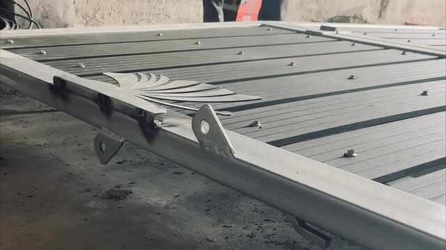 welding the steel gate