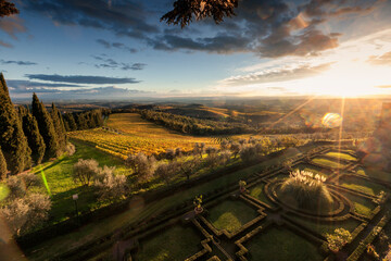  Castello Brolio, San Regolo, di Gaiole in Chianti, Siena. Panorama aereo dalla terrazza verso il...