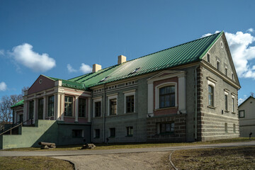 Fototapeta na wymiar Museum building with distinct shadows