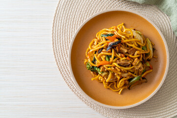stir-fried yakisoba noodles with vegetable in vegan style