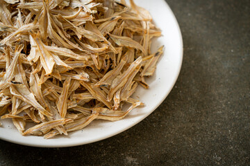dried small crispy fish