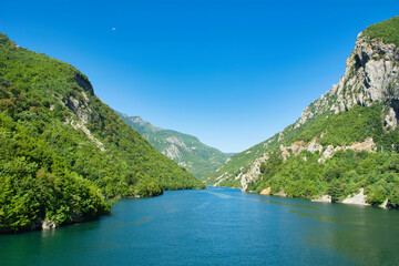 Fototapeta na wymiar Stausee in den albanischen Alpen