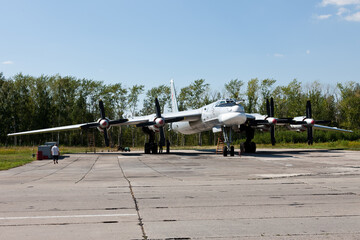 Tu-95 Bear heavy bomber of the Russian Air Force at Ryazan Engels Air Force Base - 568072025