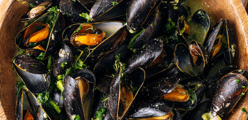 fragrant boiled mussels in herb and cream sauce