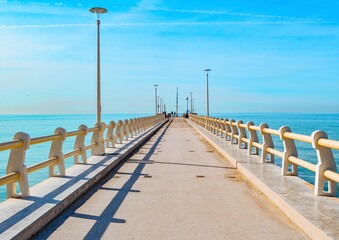 Naklejka premium The bridge over the sea