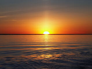 Fototapeta premium Beautiful sunset above the ocean