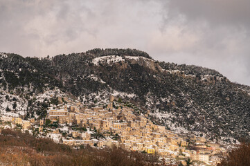 Pesche, village in the province of Isernia, in Molise