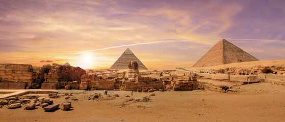 Magnificent view of the pyramids of Giza in Cairo - obrazy, fototapety, plakaty