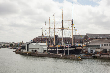 Fototapeta na wymiar ship in the harbor
