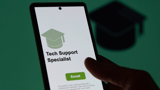 Tech Support Specialist Program. A Student Enrolls In Courses To Study, To Learn A New Skill And Pass Certification. Text In French