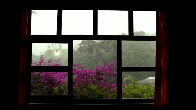 ventana y lluvia