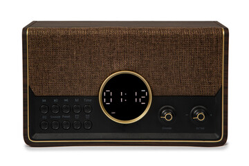 Obraz premium Portable retro radio isolated on white background