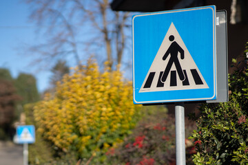 Pedestrian crossing sign in Italy