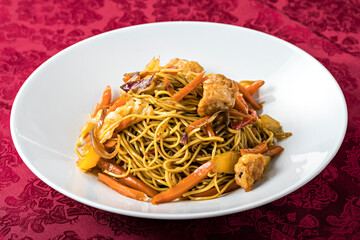 stir fried noodles with chicken