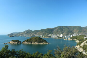 Fototapeta na wymiar 仙酔島から見た鞆の浦の景色