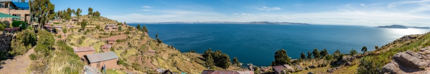 Obraz premium grass in the mountains