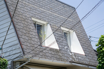 急勾配屋根の天窓